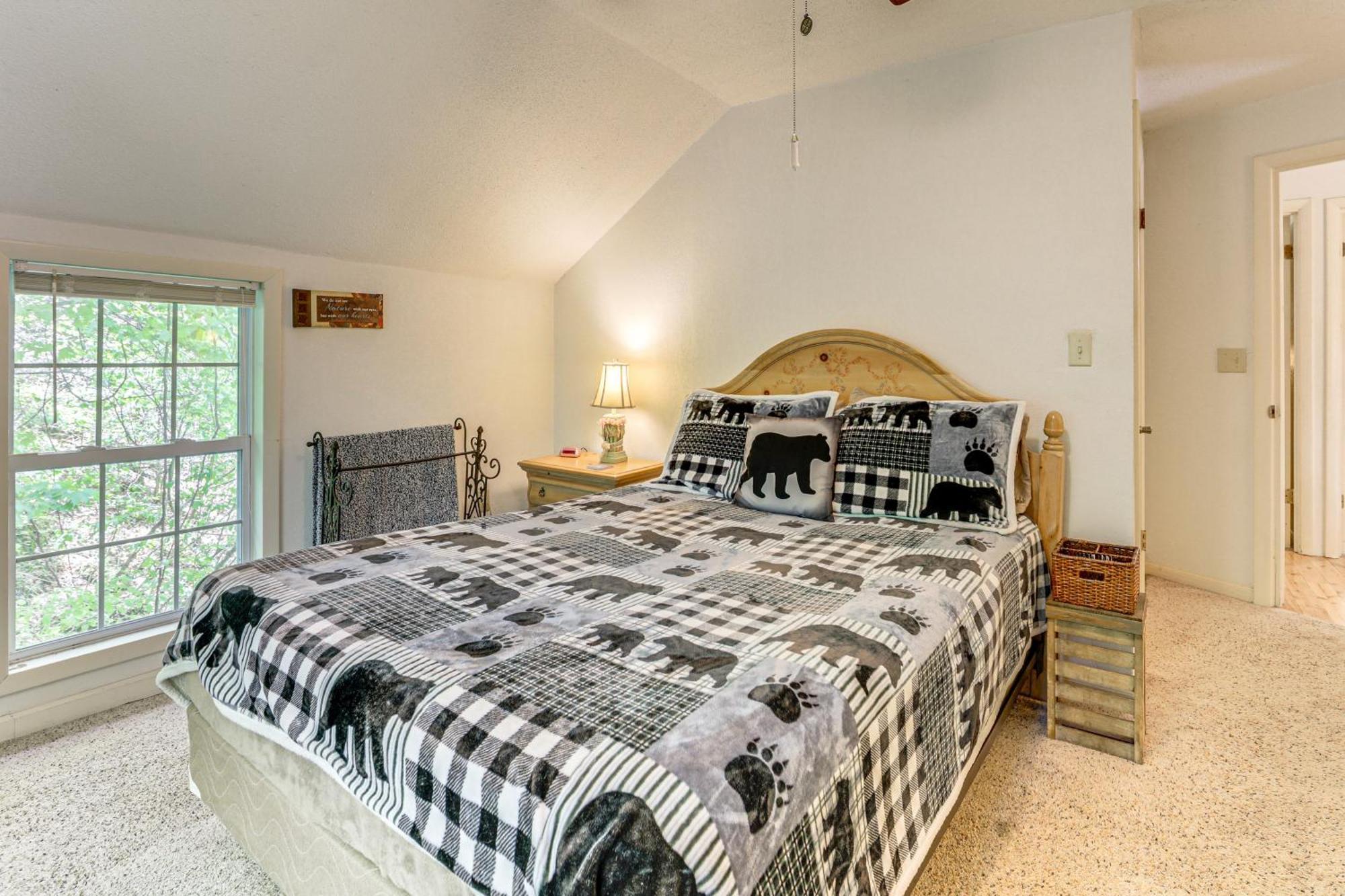 Bryson City Cottage With Hot Tub And Waterfall Views! Экстерьер фото