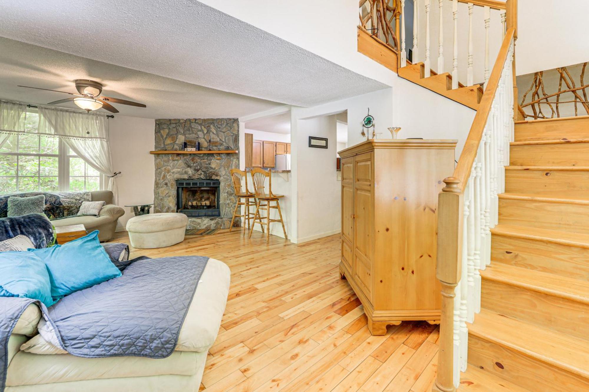 Bryson City Cottage With Hot Tub And Waterfall Views! Экстерьер фото