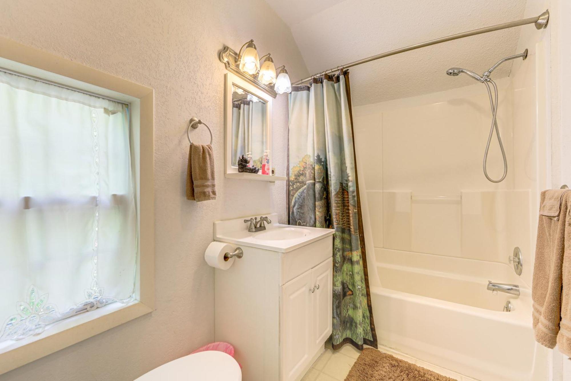 Bryson City Cottage With Hot Tub And Waterfall Views! Экстерьер фото