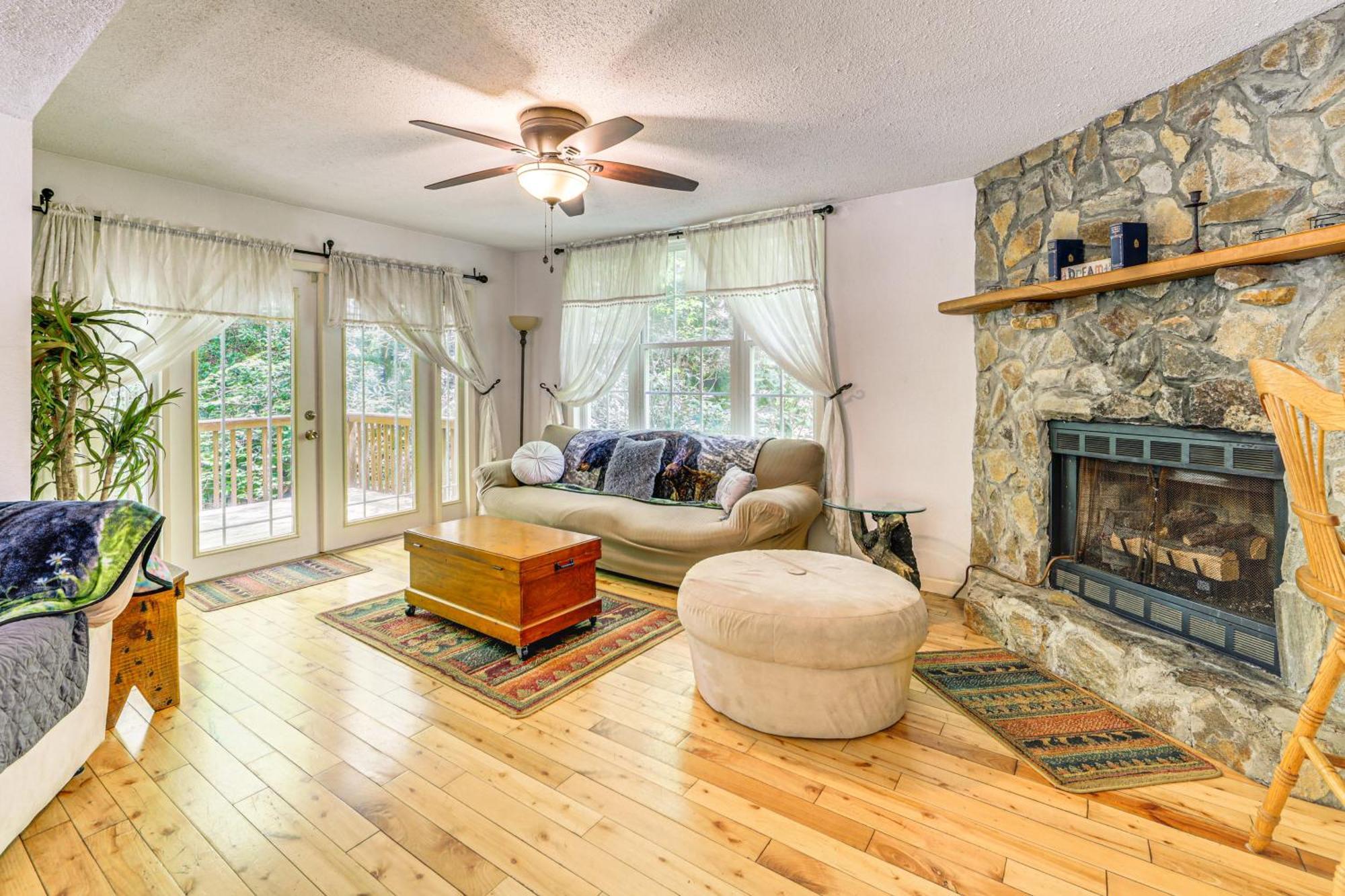 Bryson City Cottage With Hot Tub And Waterfall Views! Экстерьер фото