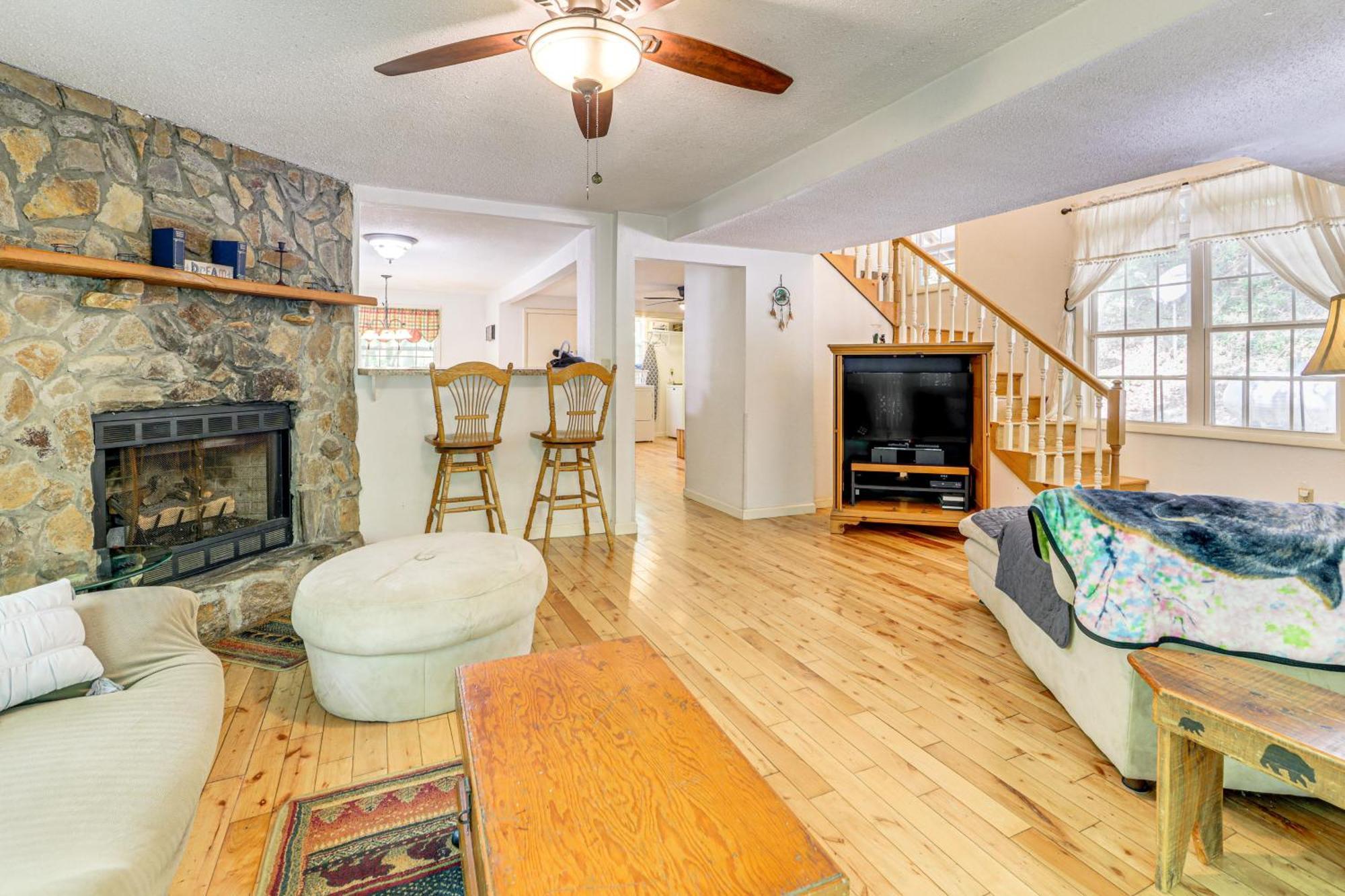 Bryson City Cottage With Hot Tub And Waterfall Views! Экстерьер фото